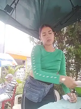 Вебкам-шоу wet_vika