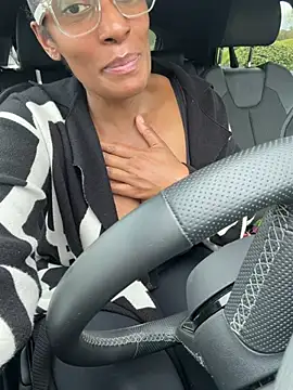 XXX chat uživo modela ThatNanNextDoor