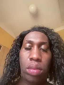 Chat +18 de Moorella1 ao vivo