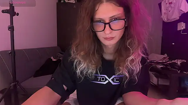 Show modela AlicePinkhead na web-kameri