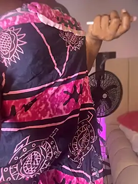 Pokazy przed kamerką – t-Booty_risky_