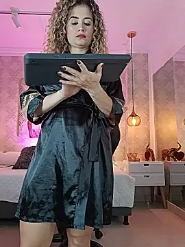 Chat +18 de Shantall__ ao vivo