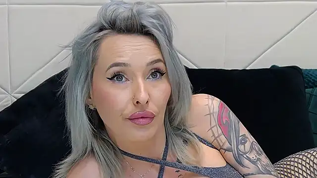 IssaSmith 现场XXX聊天