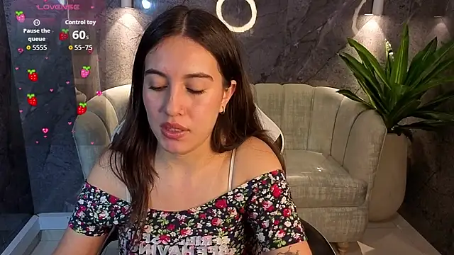 Chat +18 de Nikka_Tx ao vivo