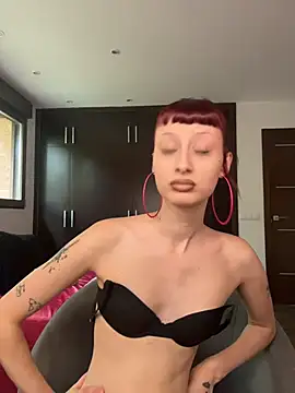 Naughty_Novaa Pertunjukan Webcam