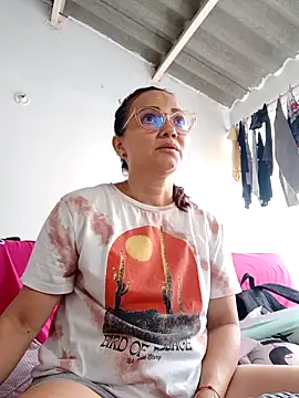 Amanda39 Live XXX-chat