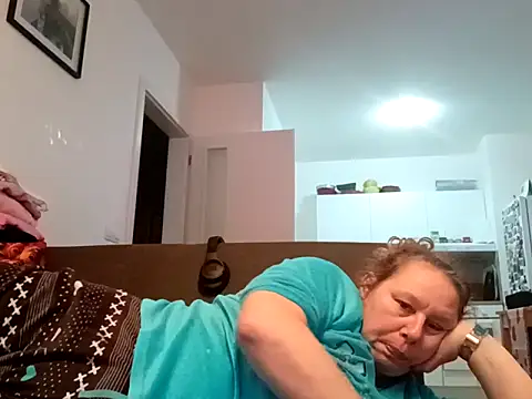 Jahudka47 Show in webcam