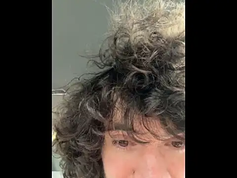 Teddy4420: διαδικτυακό σόου στην κάμερα