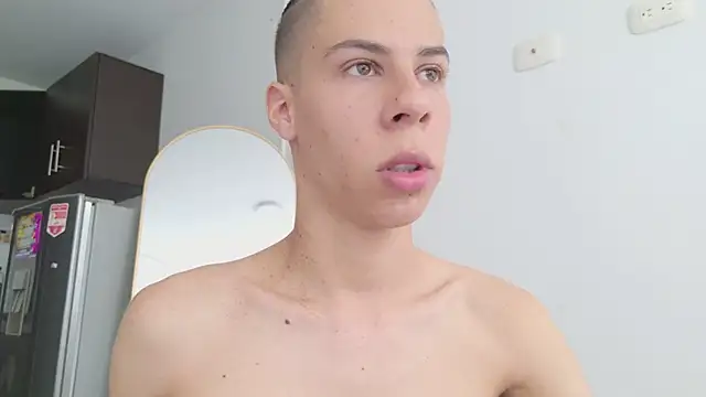 grey___27: онлайн-секс-чат