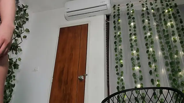 LittlePeach_ লাইভ XXX চ্যাট