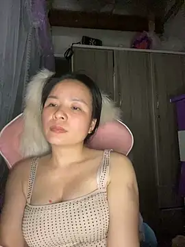 Ivy_Trix2 – Naživo XXX chat