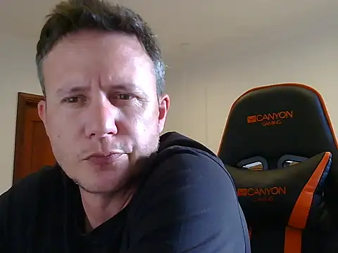 Show de TroyDieselXXX na webcam