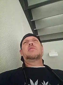 عرض كام yourMasterisBored