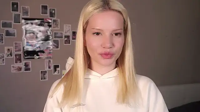 PamilaPoppe Live XXX-Chat