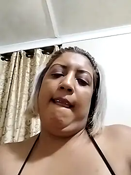 Chat XXX ao vivo de IndianLara