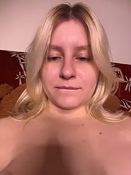 Flora_SecretLife webcam show