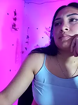 Chat XXX ao vivo de Emy_cutee