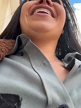 Ariana-07's Live XXX Chat