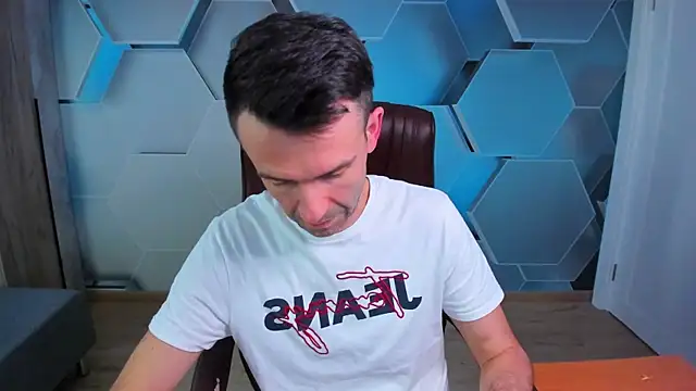 SteveTiger Chat XXX live