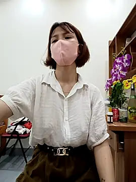 Emma_Linh élő XXX-chatje