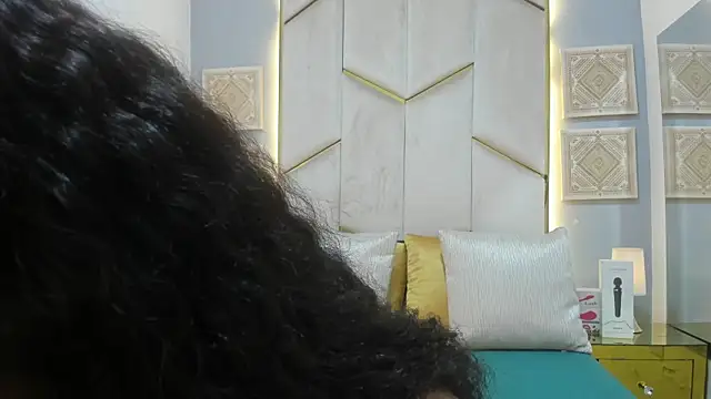 KarinaaCoxx Adlı Modelin Canlı XXX Sohbeti