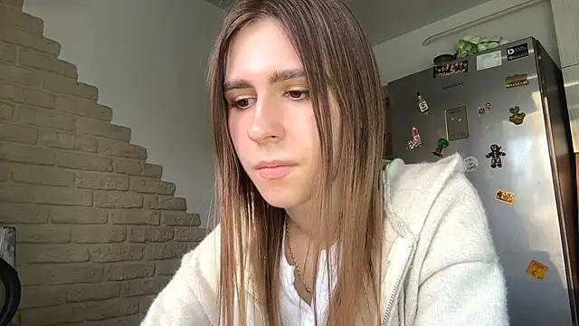 ElsieKuhlmann Adlı Modelin Canlı XXX Sohbeti