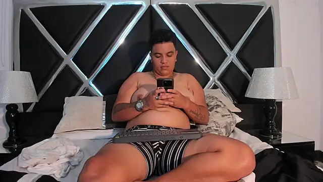 ZeusSmithh Chat XXX in diretta