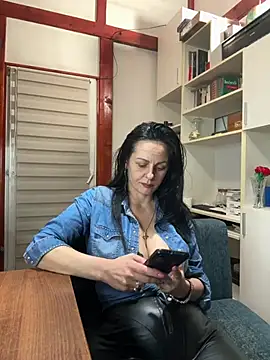 MiriamDelyn Webcam show