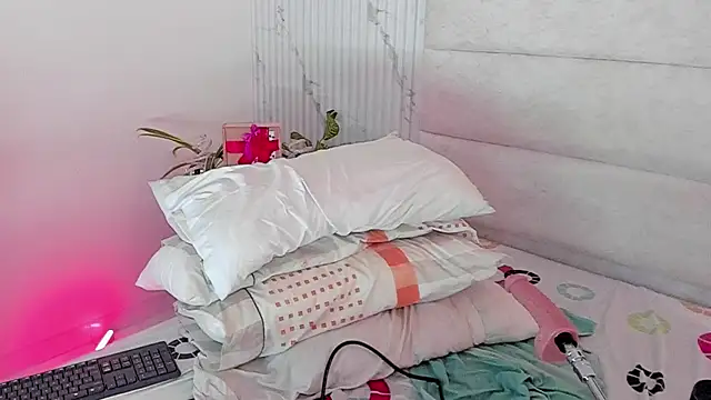 Reginavegaa: онлайн-секс-чат