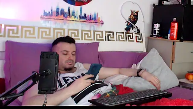 iuligruia69のライブXXXチャット