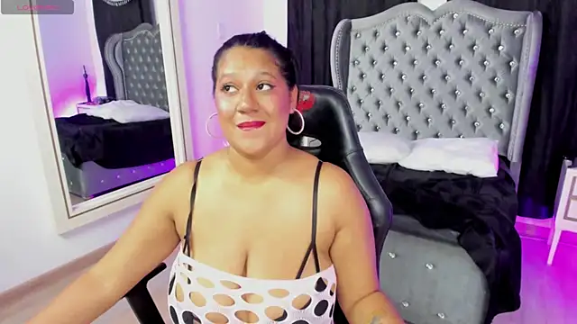 ZelinaEvans 现场XXX聊天