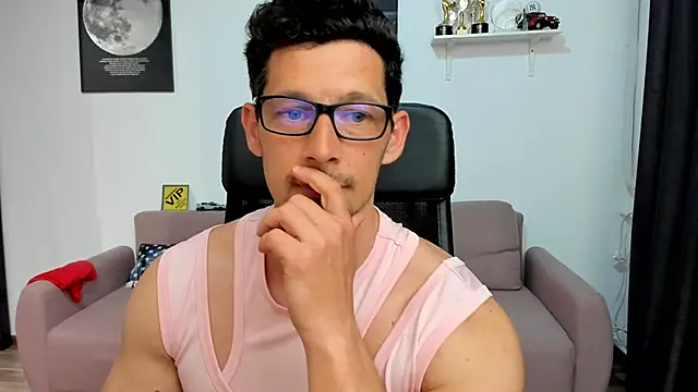 BrutusK08 Live XXX-chat