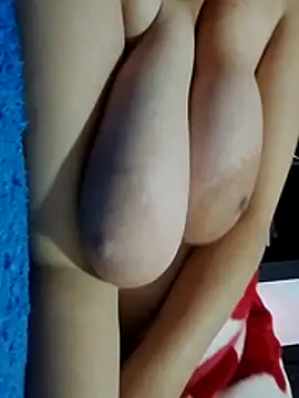 sofia_soso Adlı Modelin Canlı XXX Sohbeti