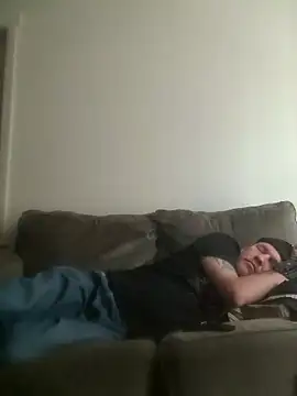 yourMasterisBored Adlı Modelin Canlı XXX Sohbeti