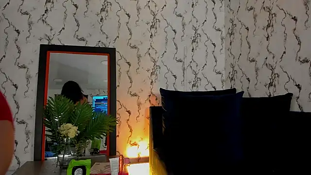 ShaylaMars Adlı Modelin Canlı XXX Sohbeti