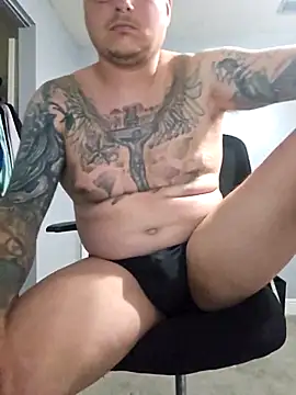 MrBiggBallz Show in webcam