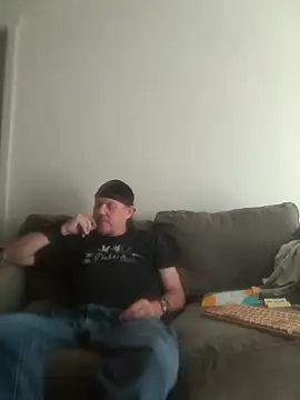 Pokazy przed kamerką – yourMasterisBored