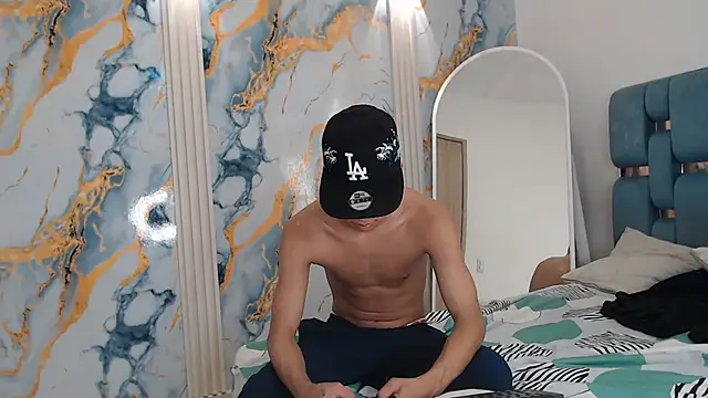 GOLD_BOYS Chat XXX in diretta