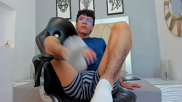 عرض كام adams_bobby