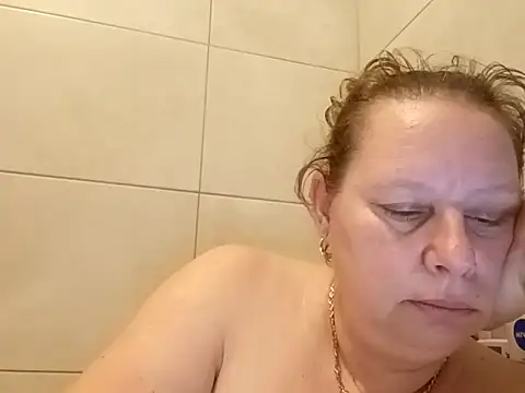 XXX chat uživo modela Jahudka47