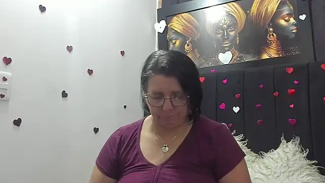 Evaaross_2345のライブXXXチャット