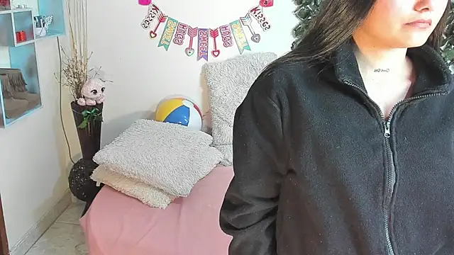 DestinyHills' Live XXX Chat