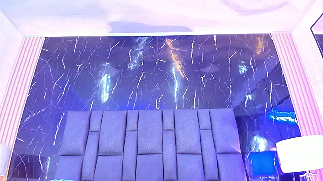 XXX chat uživo modela BustyGlow