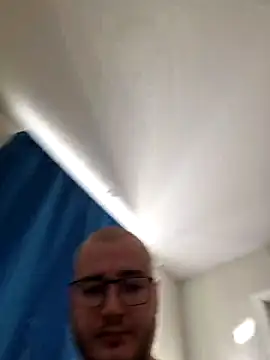 Pertunjukan Kamera Web OrgusBank