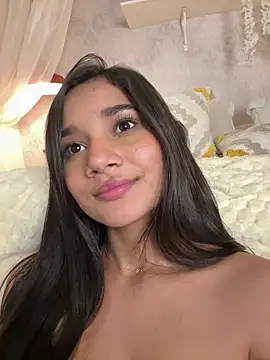 AlessiaVallmont Adlı Modelin Canlı XXX Sohbeti