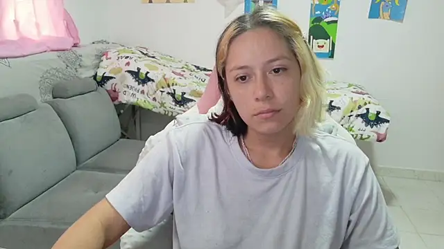 دردشة MommyMiaWs الجنسية المباشرة