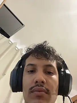 Chat +18 de paudemar1do ao vivo