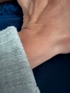 Alysson-- Show Webcam