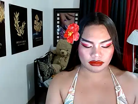 TSbrianaHugeCock 在線直播表演