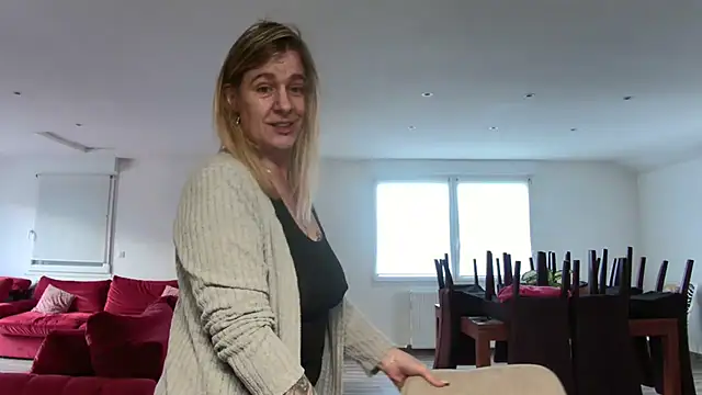 Delichieuse5's Live XXX Chat